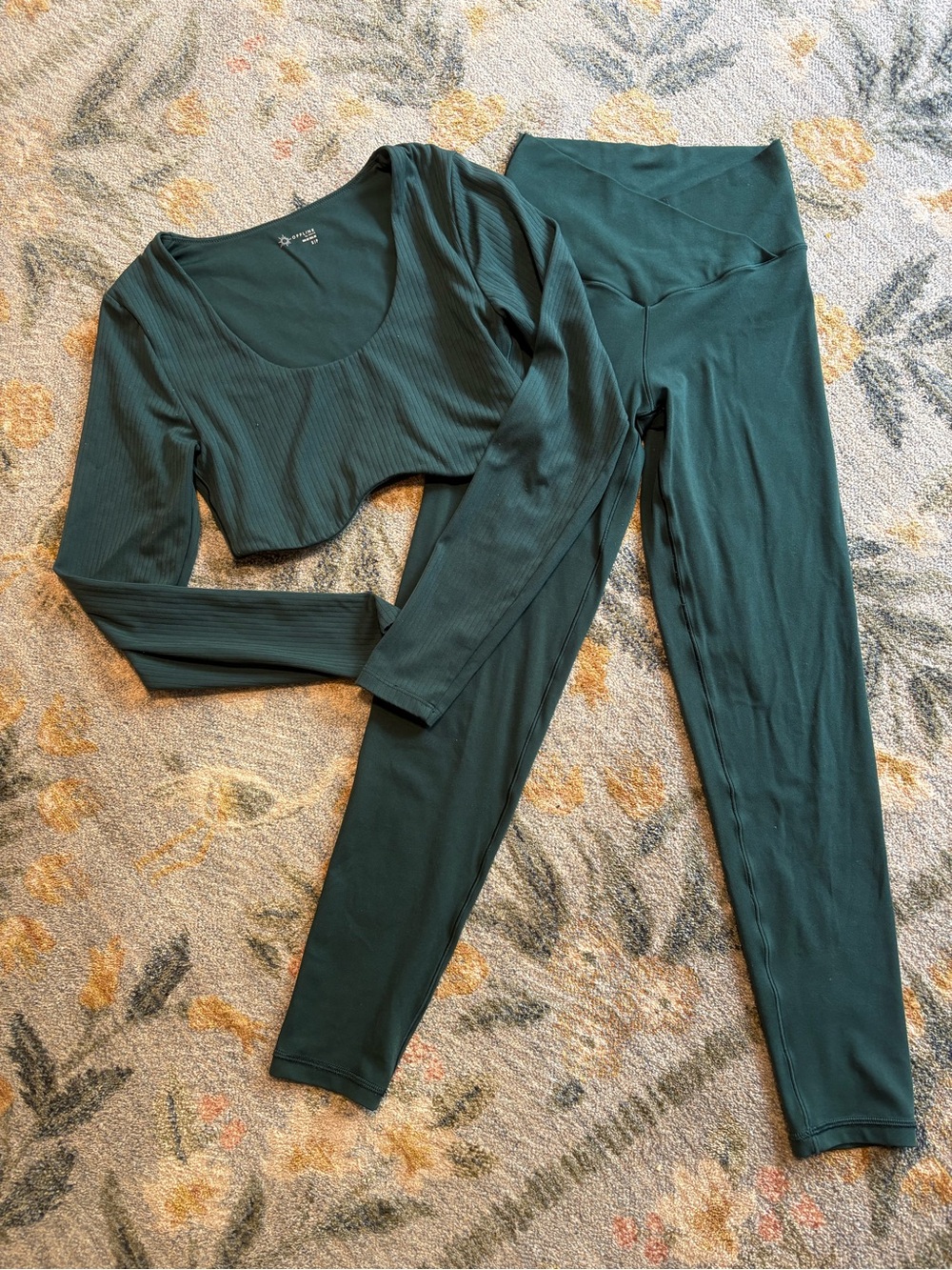 Aerie // Green Active Set Cross 7/8 Leggings & Bra Long Sleeve Top Small